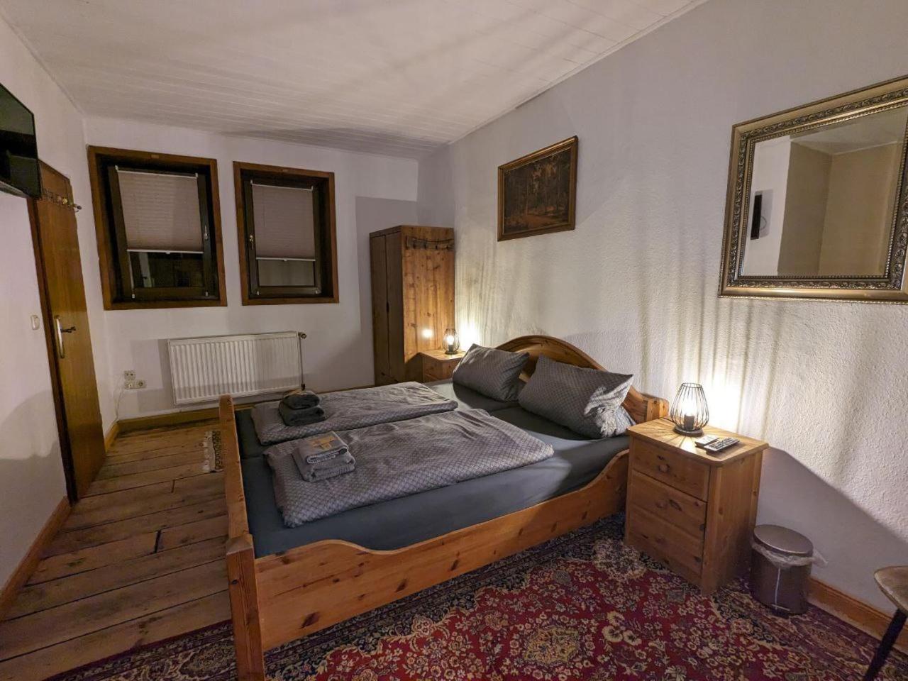 Gasthaus "Zum Goldenen Ross" Uhlstädt Екстериор снимка